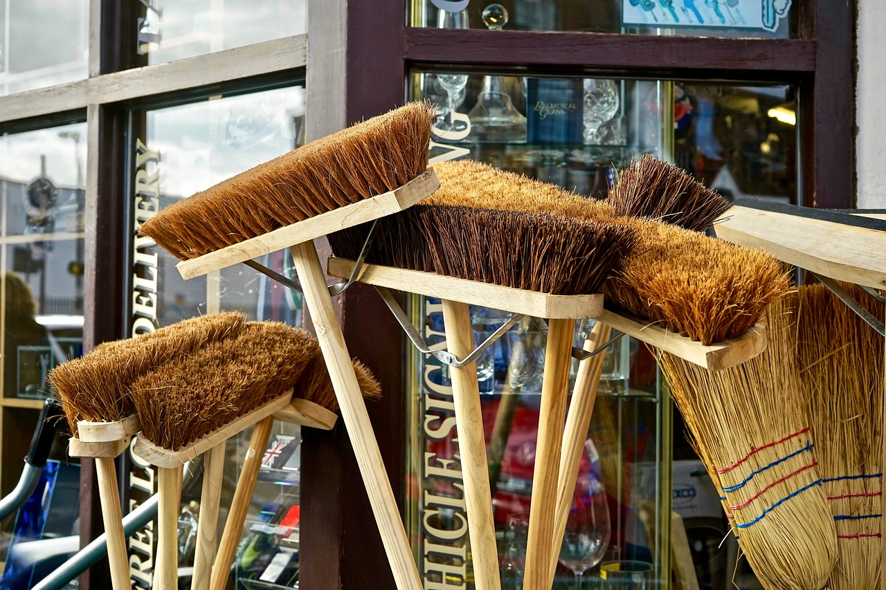Brushes for Sweeping: Find the Right Tool for Every Task!