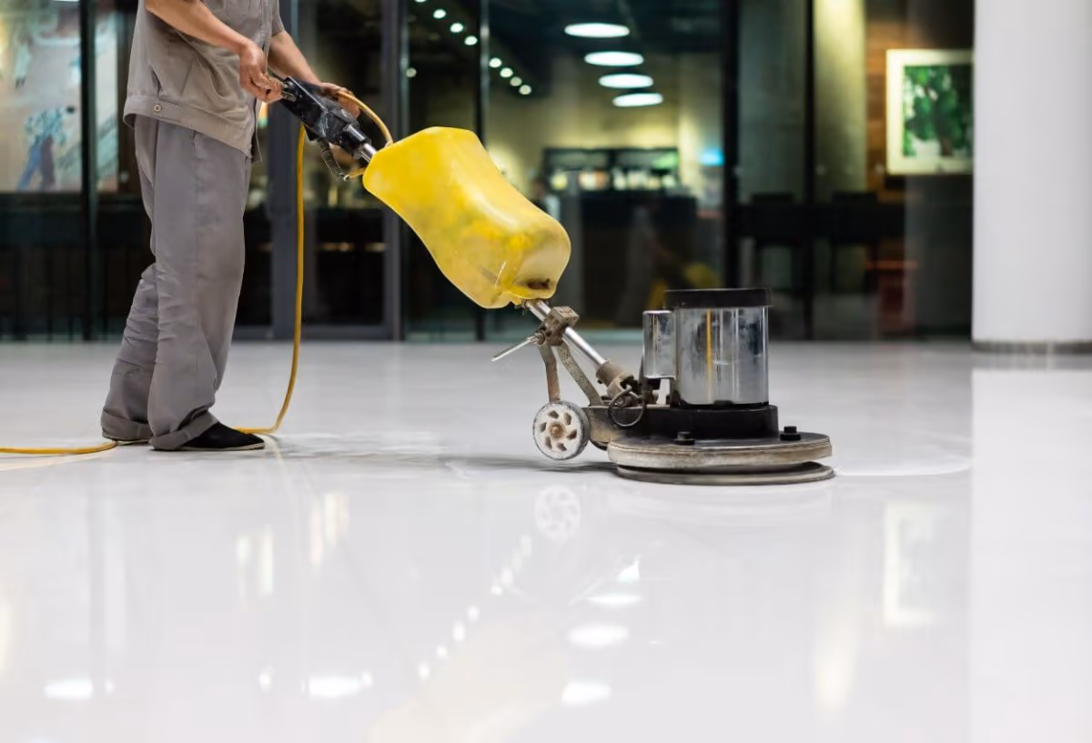 Professional floor cleaning for warehouse premises